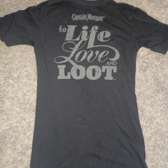 Captain Morgan To Life Love and Loot T-shirt Women's size Small Diageo Y2K